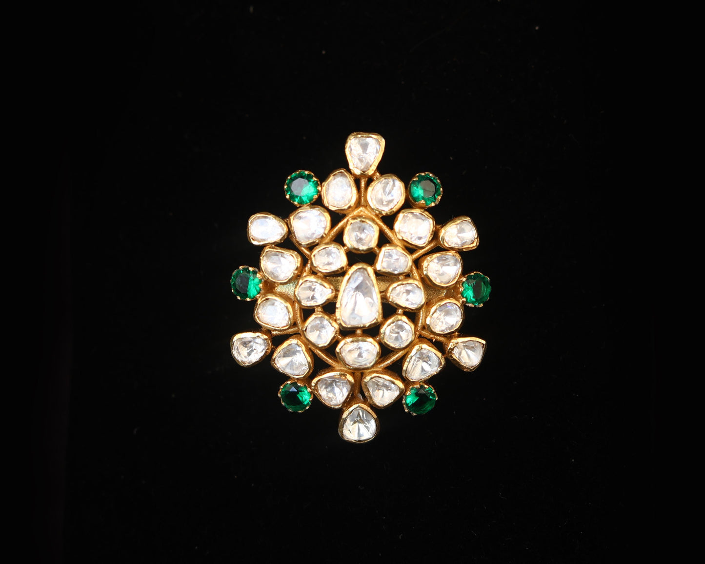 ring sterling silver 925 Kundan emerald stone setting detail