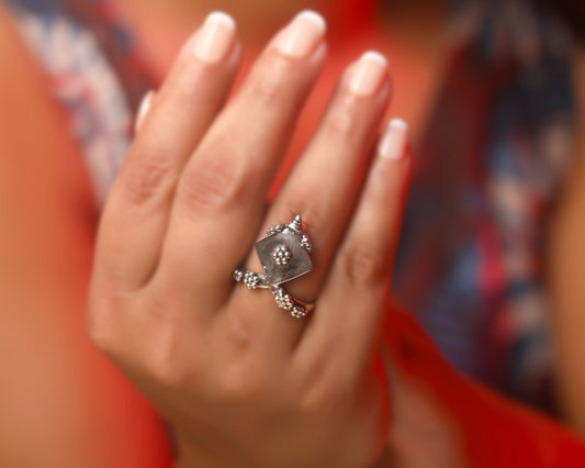 ring sterling silver 925 elegant floral petal detail
